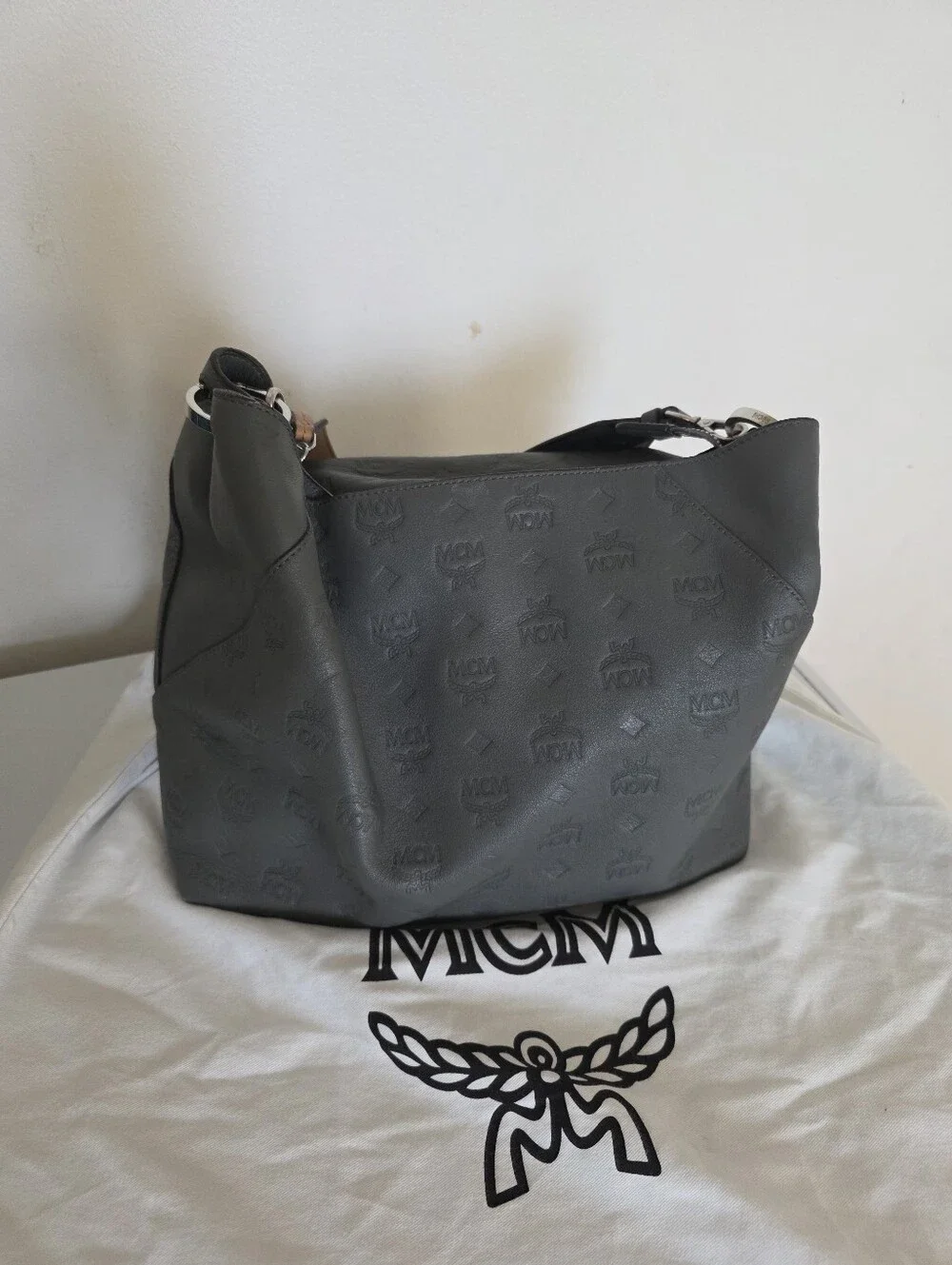 Black Men's Laptop Tote Bag with Interior Zip Pocket
